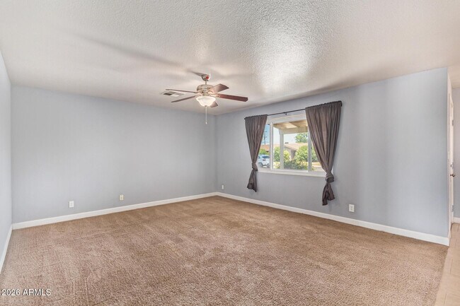 1881 E Palmcroft Dr Tempe, AZ 85282 photo 3
