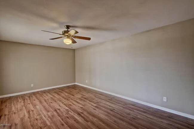 1030 E Manhatton Dr Tempe, AZ 85282 photo 4