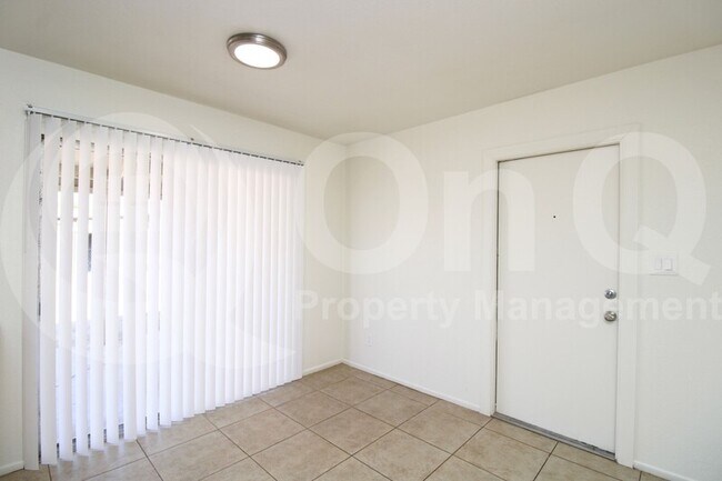 3724 W Wethersfield Rd Phoenix, AZ 85029 photo 4