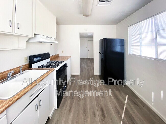 1911 E Osborn Rd Phoenix, AZ 85016 photo 3