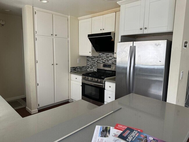 2118 Alexander Way photo 2