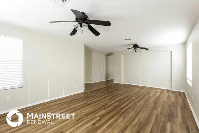 6512 W Gross Ave Phoenix, AZ 85043 photo 4