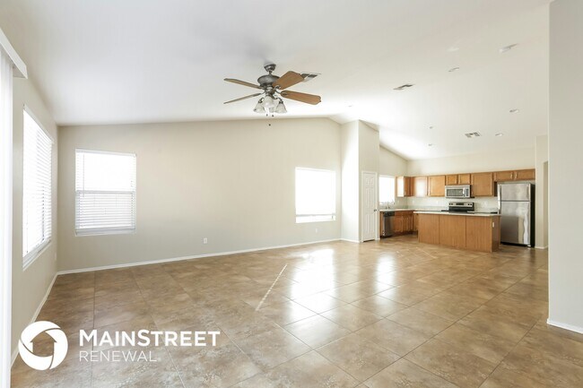6512 W Gross Ave Phoenix, AZ 85043 photo 3