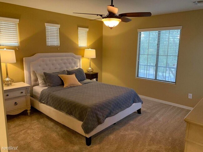 3940 E Melinda Dr Phoenix, AZ 85050 photo 3