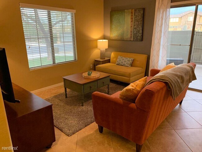 3940 E Melinda Dr Phoenix, AZ 85050 photo 2