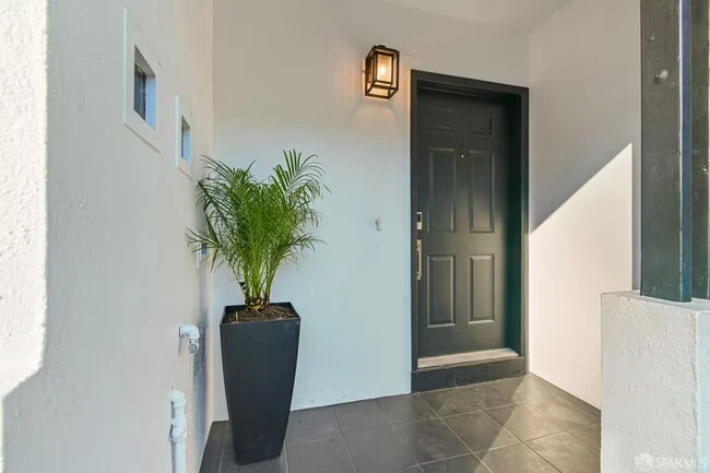 3BR/2BA Single Family House on Dellbrook Ave · San Francisco photo 4