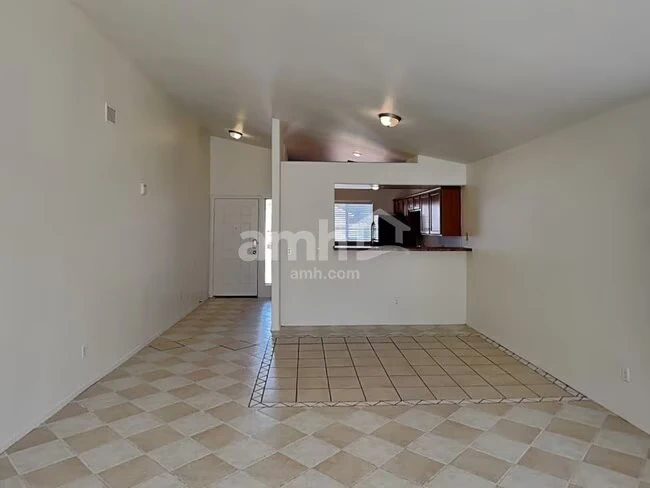 7729 W Rancho Dr Glendale, AZ 85303 photo 5