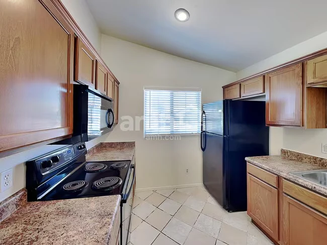 7729 W Rancho Dr Glendale, AZ 85303 photo 3