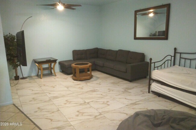 422 W Pebble Beach Dr Tempe, AZ 85282 photo 3