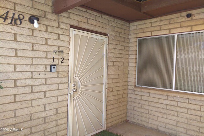 422 W Pebble Beach Dr Tempe, AZ 85282 photo 2