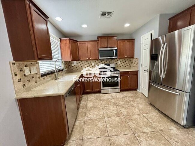 1717 West Buckhorn Trail, Phoenix, AZ 85085 photo 3