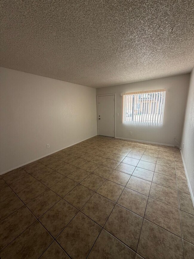 330 W 5th Pl Mesa, AZ 85201 photo 3