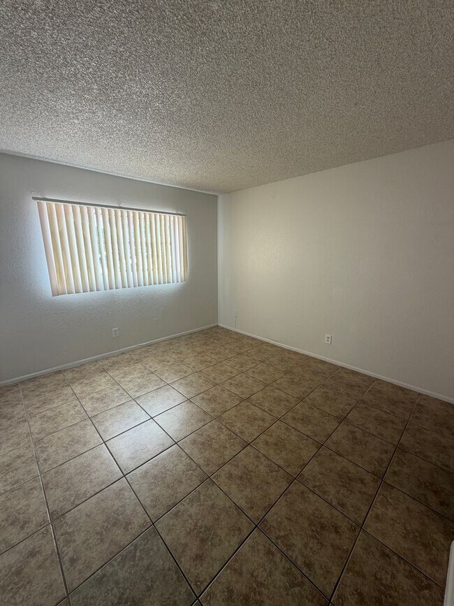 330 W 5th Pl Mesa, AZ 85201 photo 4