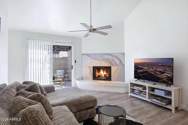 2143 E Center Ln Tempe, AZ 85281 photo 2