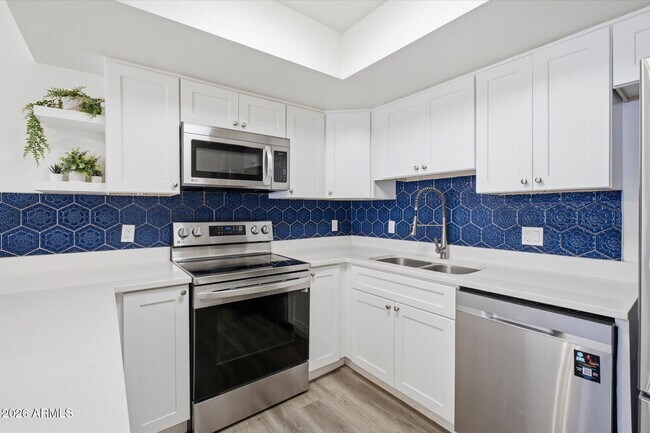 2143 E Center Ln Tempe, AZ 85281 photo 4