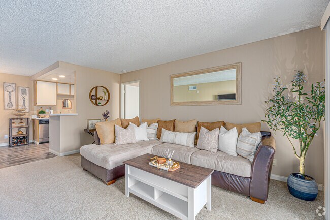Wintercrest Village Apartments photo 2