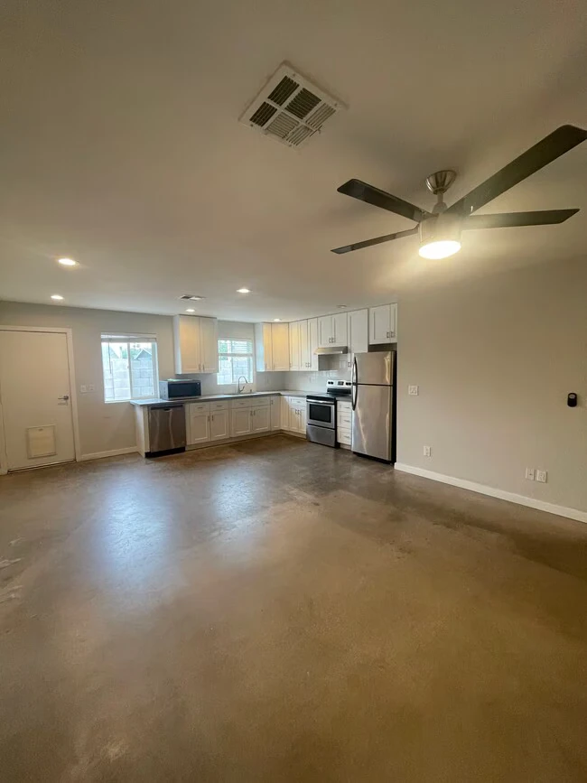 4135 N 27th St Phoenix, AZ 85016 photo 4