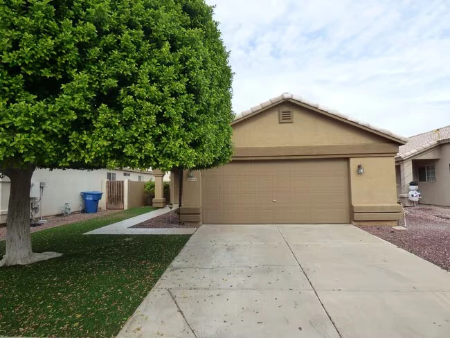 10454 W Pasadena Ave photo 3