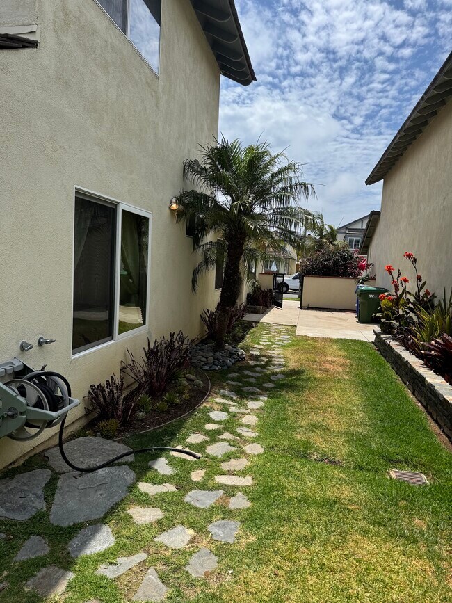 1232 Saint Helene Ct Oceanside, CA 92054 photo 3