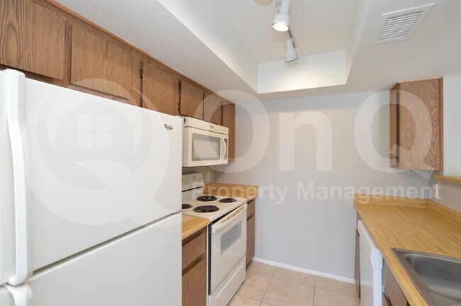 616 S Hardy Dr Tempe, AZ 85281 photo 2