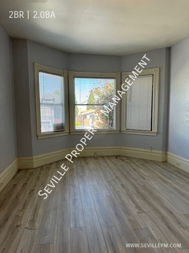 2920 Filbert St Oakland, CA 94608 photo 2