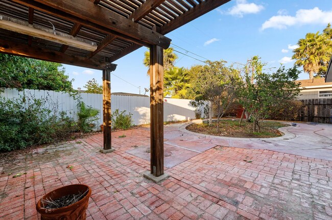 6232 Dorothy Dr San Diego, CA 92115