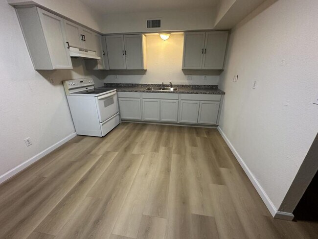 9221 W Gary Rd Peoria, AZ 85345 photo 4