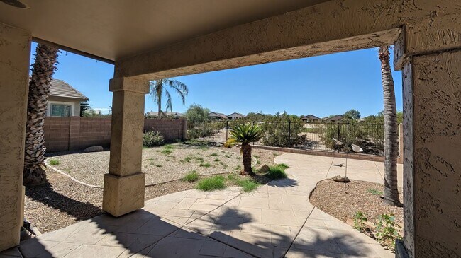29810 N Little Leaf Dr San Tan Valley, AZ 85143 photo 2