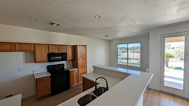 29810 N Little Leaf Dr San Tan Valley, AZ 85143 photo 4