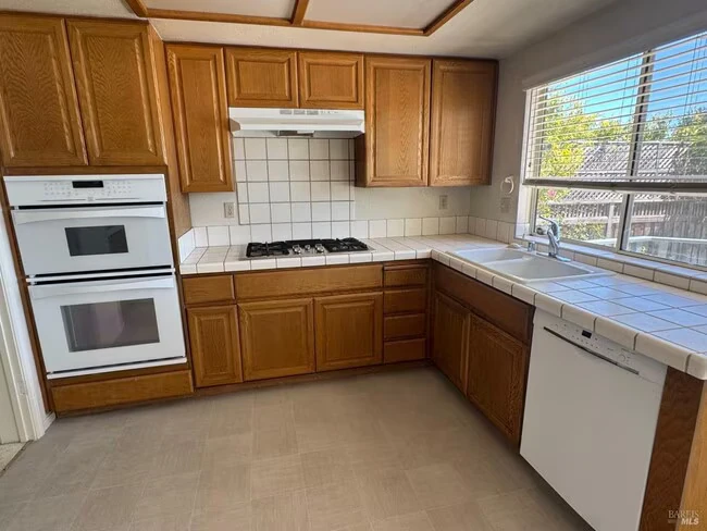 138 Del Oro Lagoon Novato, CA 94949 photo 5