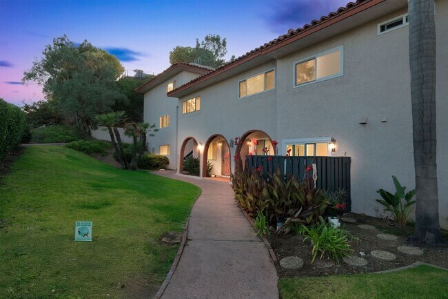 2582 De Mar Heights Rd Del Mar, CA 92014