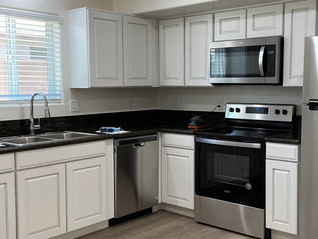501 E 9th Ave Apache Junction, AZ 85119 photo 2