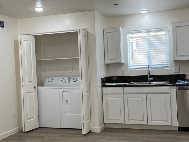 501 E 9th Ave Apache Junction, AZ 85119 photo 5