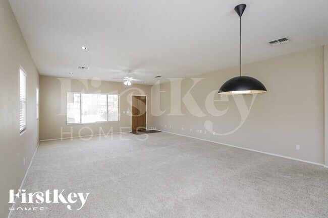 16074 W Banff Ln Surprise, AZ 85379 photo 4