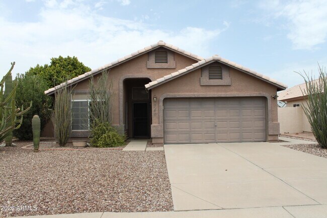 740 W Baylor Ln photo 2