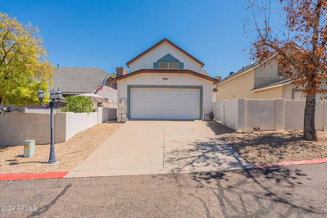 4389 S Potter Dr Tempe, AZ 85282 photo 3