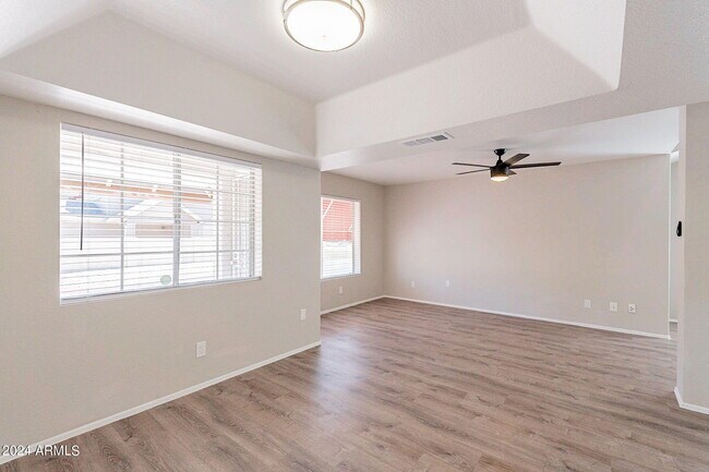 4389 S Potter Dr Tempe, AZ 85282 photo 4