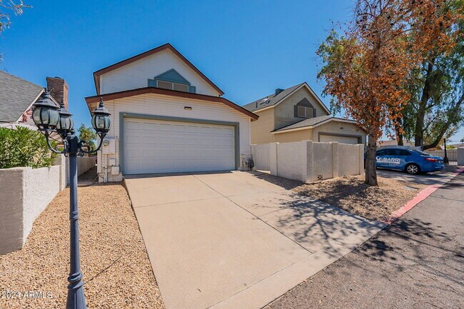 4389 S Potter Dr Tempe, AZ 85282 photo 2