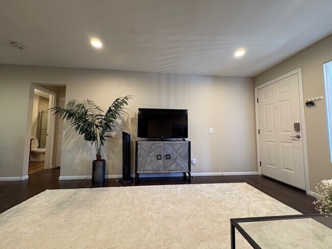 12665 Camino Mira Del Mar San Diego, CA 92130 photo 3