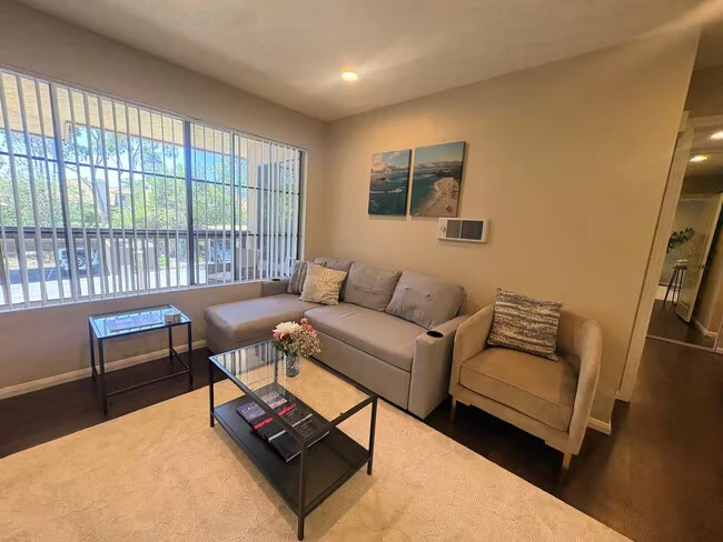 12665 Camino Mira Del Mar San Diego, CA 92130 photo 2