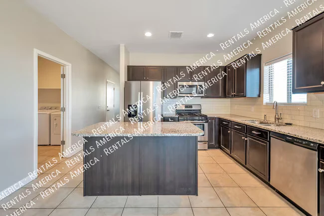 3885 W Alabama Ln photo 5