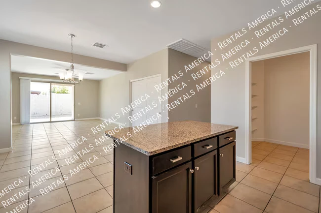 3885 W Alabama Ln photo 3