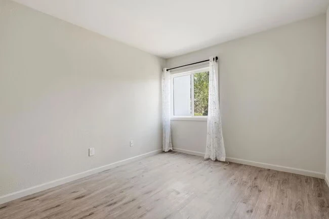 4060 Huerfano Ave San Diego, CA 92117 photo 3