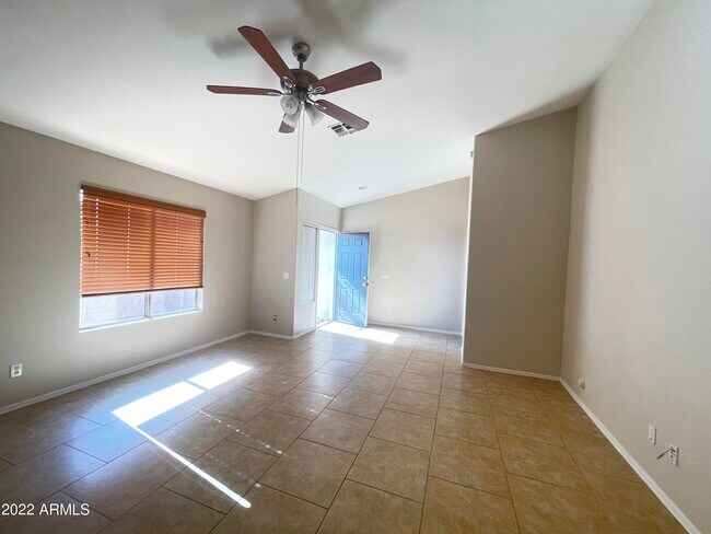4004 S Summer Ct Gilbert, AZ 85297 photo 4