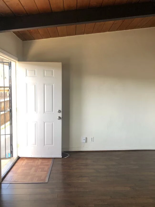 624 66th St San Diego, CA 92114
