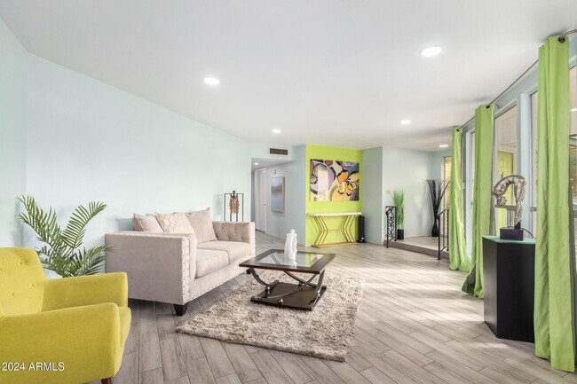 4428 W Laurie Ln Glendale, AZ 85302 photo 2