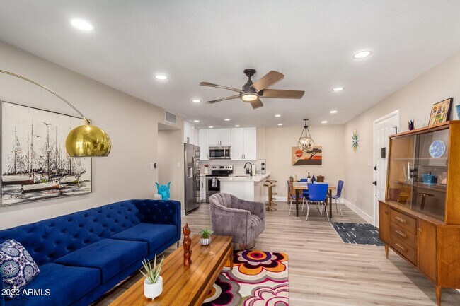 8649 E Royal Palm Rd Scottsdale, AZ 85258 photo 2
