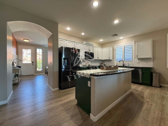 9047 W Yukon Dr Peoria, AZ 85382 photo 5