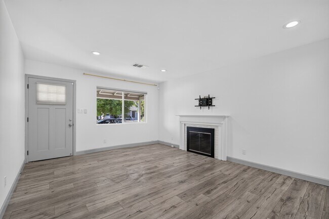 2018 Redbush Terrace San Jose, CA 95128 photo 3