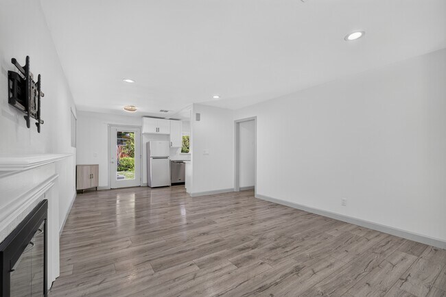 2018 Redbush Terrace San Jose, CA 95128 photo 5